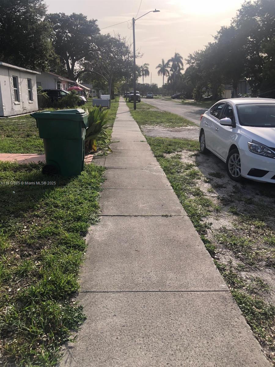 NORTH HOLLYWOOD - Residential Lease