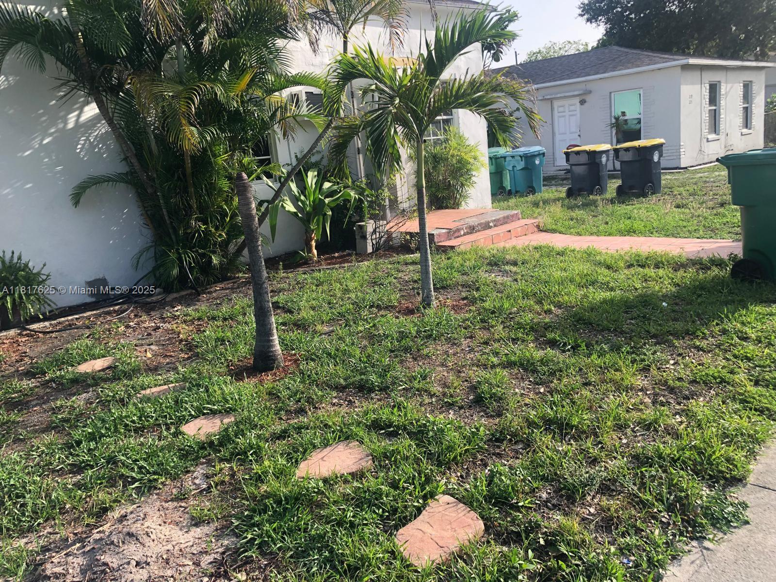 NORTH HOLLYWOOD - Residential Lease