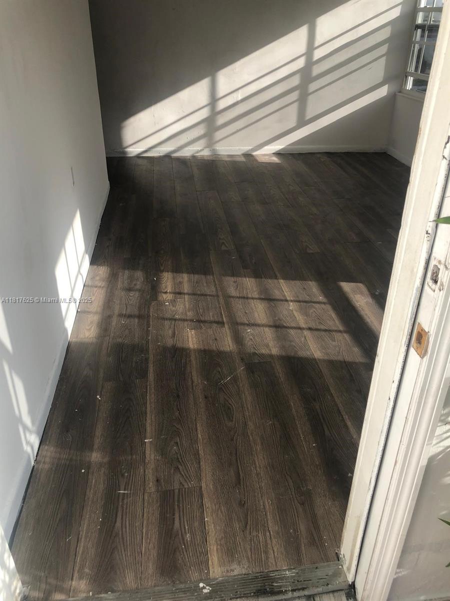 NORTH HOLLYWOOD - Residential Lease