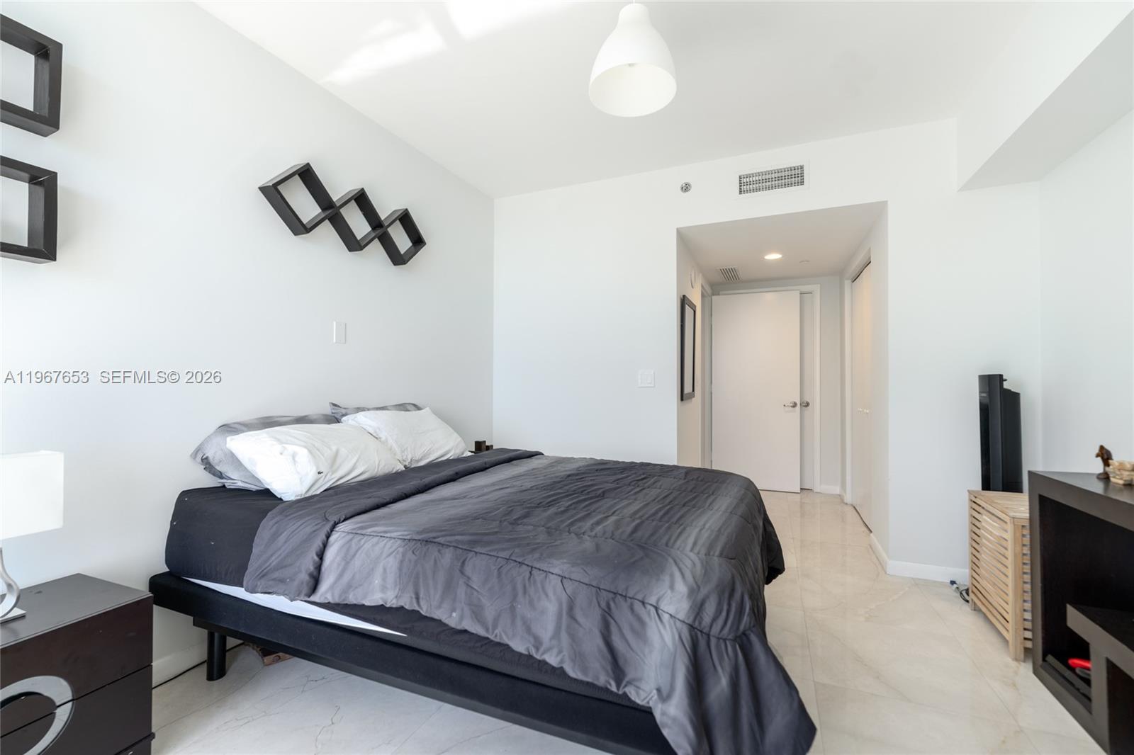 ICON BRICKELL NO TWO COND - Residential