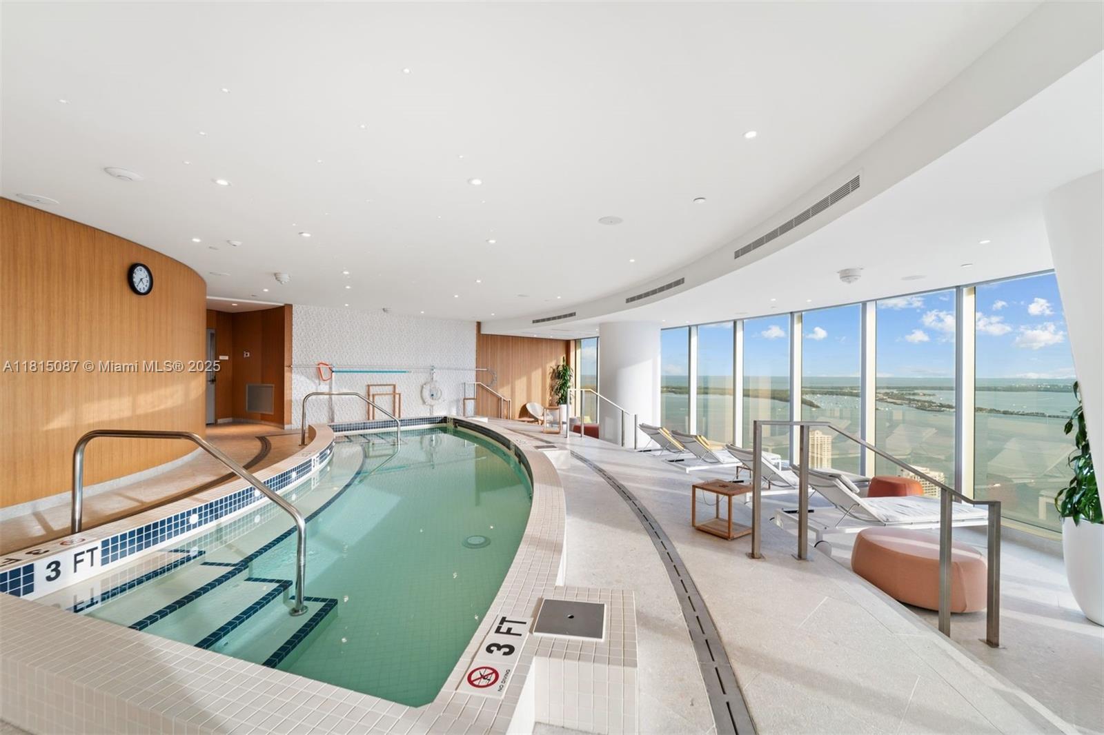 DUPONT PLAZA - Residential