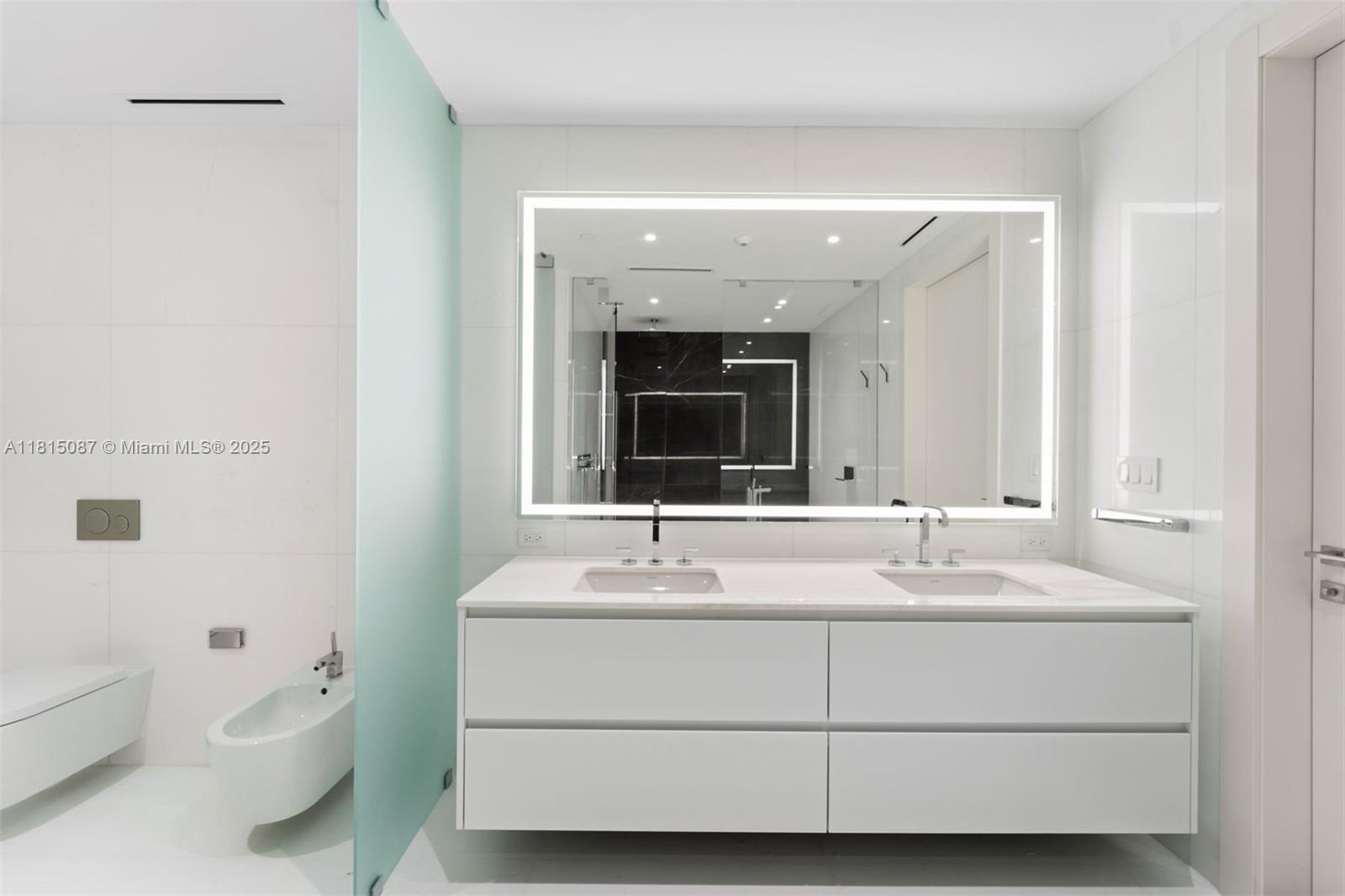 DUPONT PLAZA - Residential