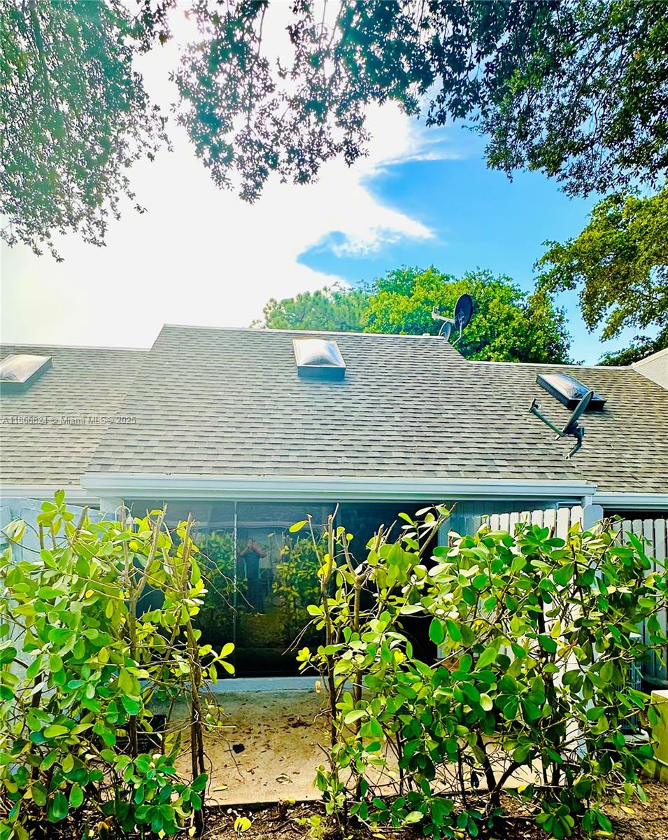 RACQUET CLUB OF DEER CREE - Residential Lease