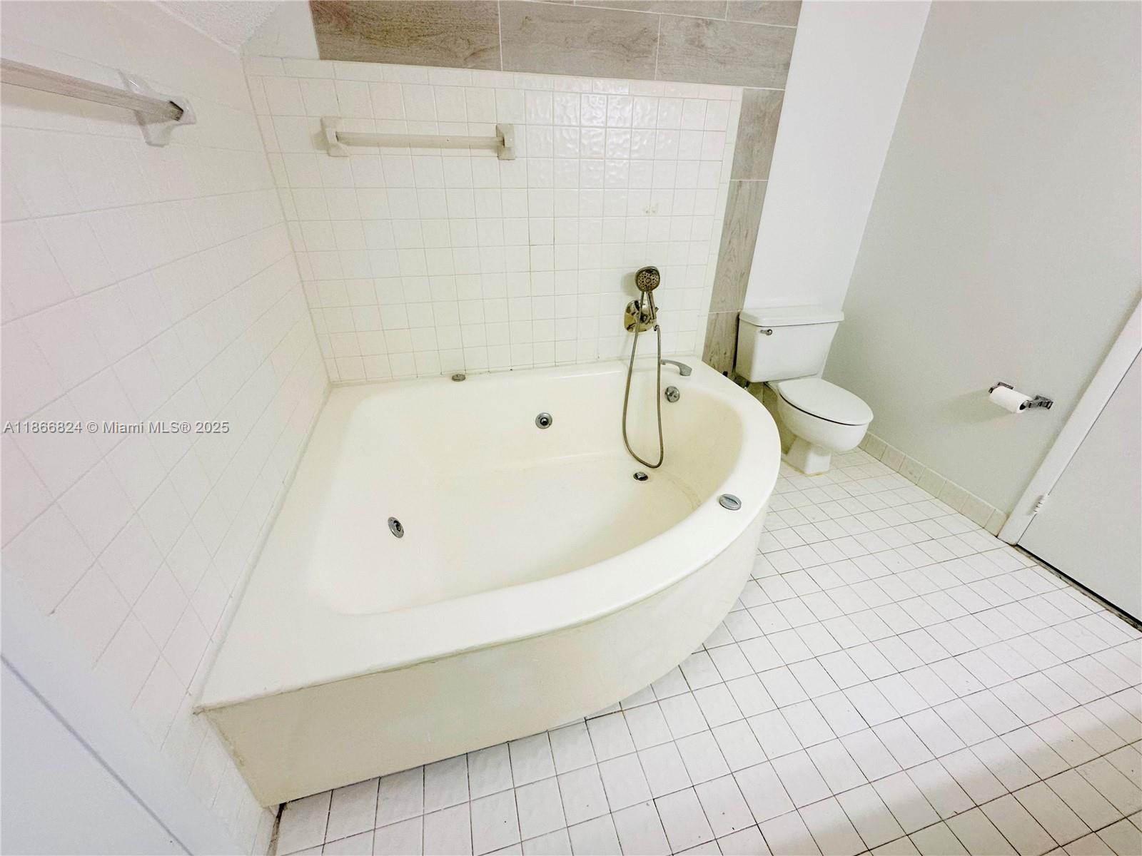 RACQUET CLUB OF DEER CREE - Residential Lease