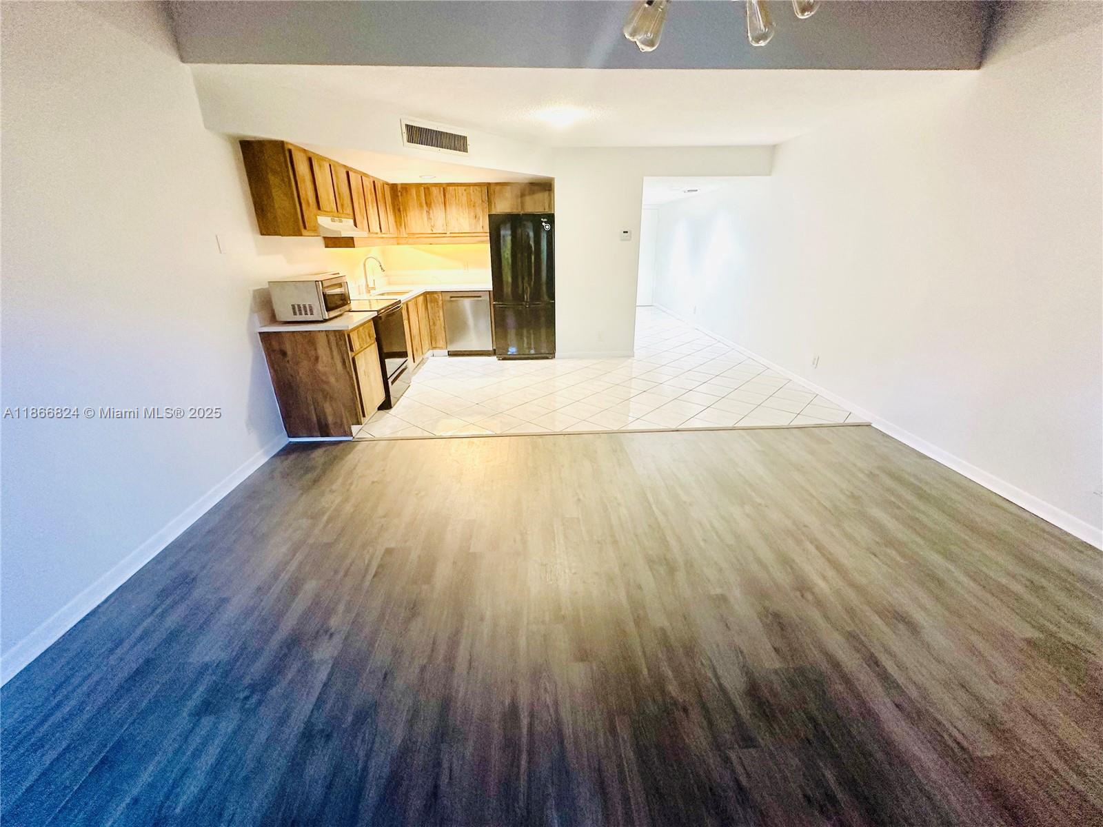 RACQUET CLUB OF DEER CREE - Residential Lease