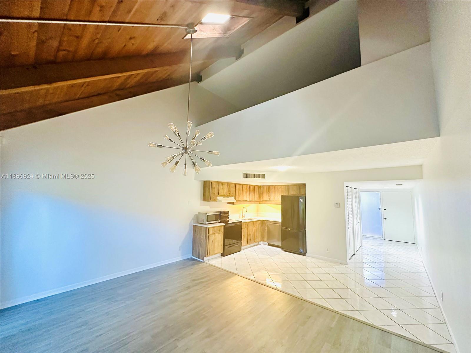 RACQUET CLUB OF DEER CREE - Residential Lease