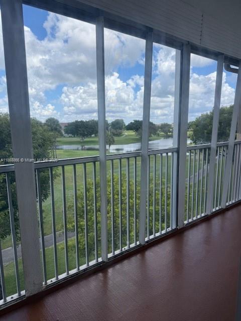 Welcome to this cozy and all remodeled condo in a lively 55+ community, 1 bedroom and 1.5 bathroom. The community has great amenities, like pool, billard room, cluhouse, tennis court , golf court, theater, restaurants and more.