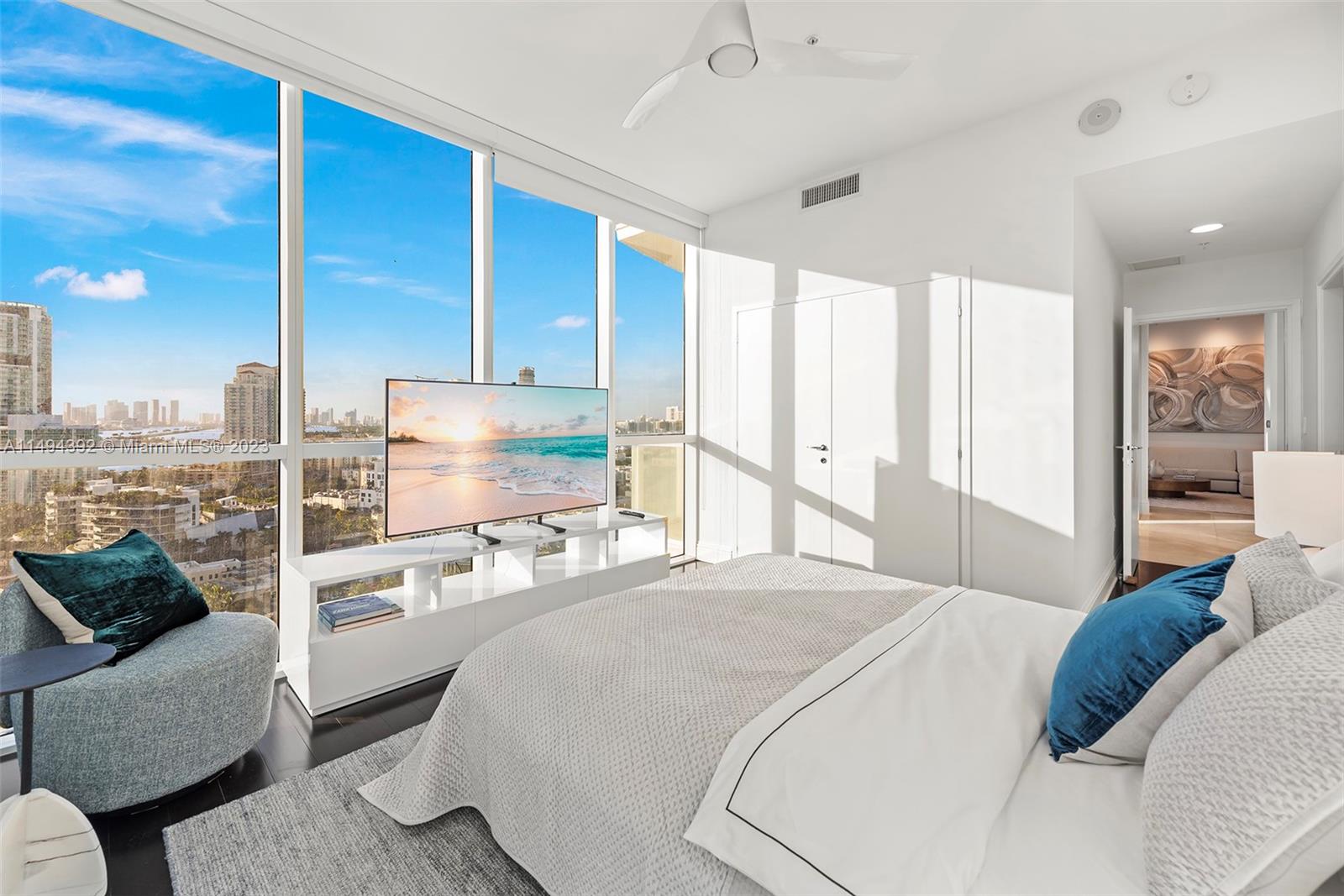 CONTINUUM ON SOUTH BEACH - Residential