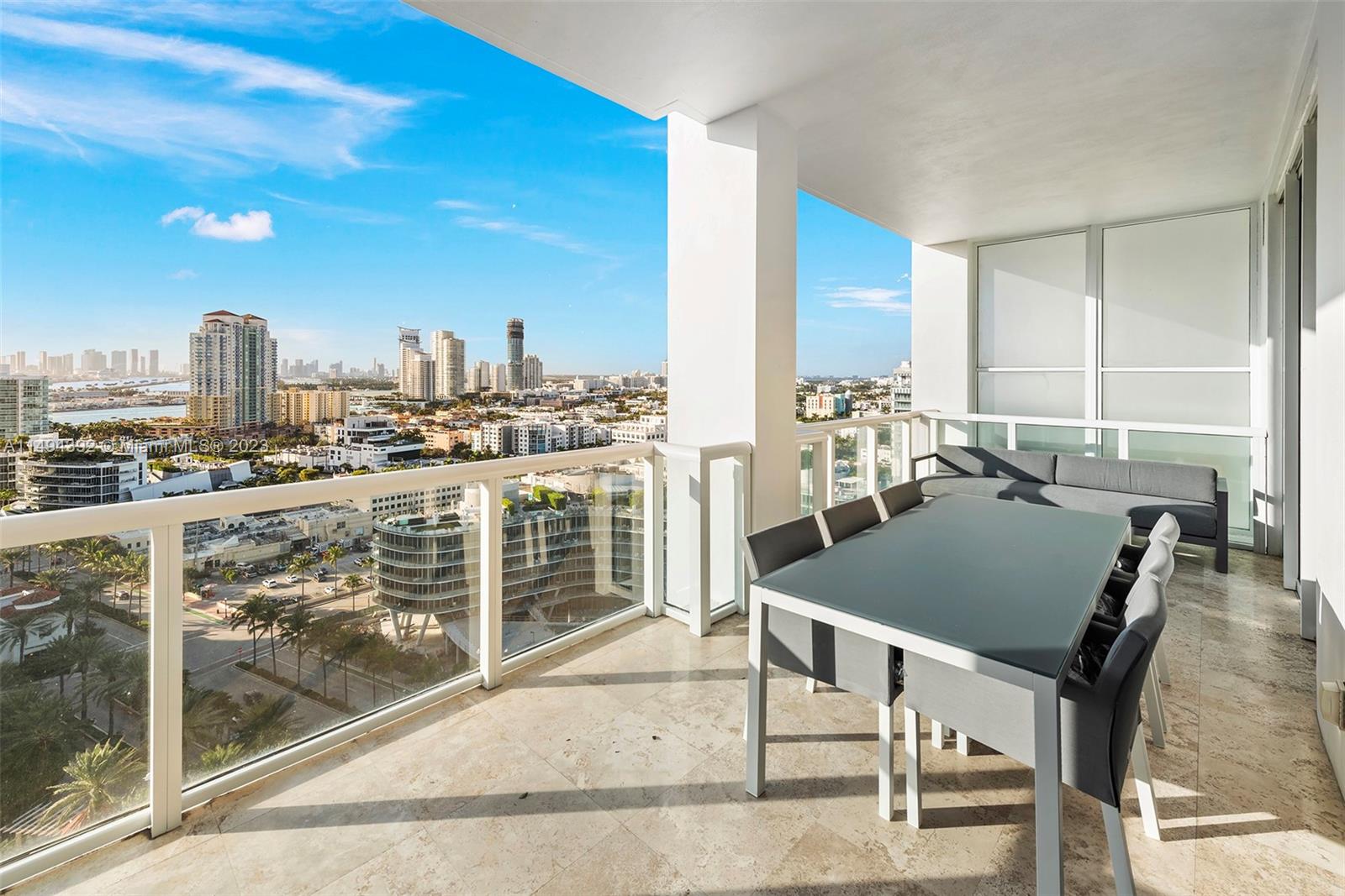 CONTINUUM ON SOUTH BEACH - Residential