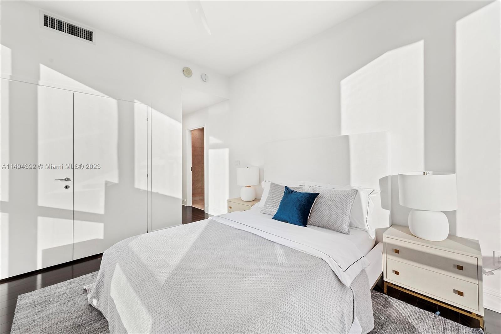 CONTINUUM ON SOUTH BEACH - Residential