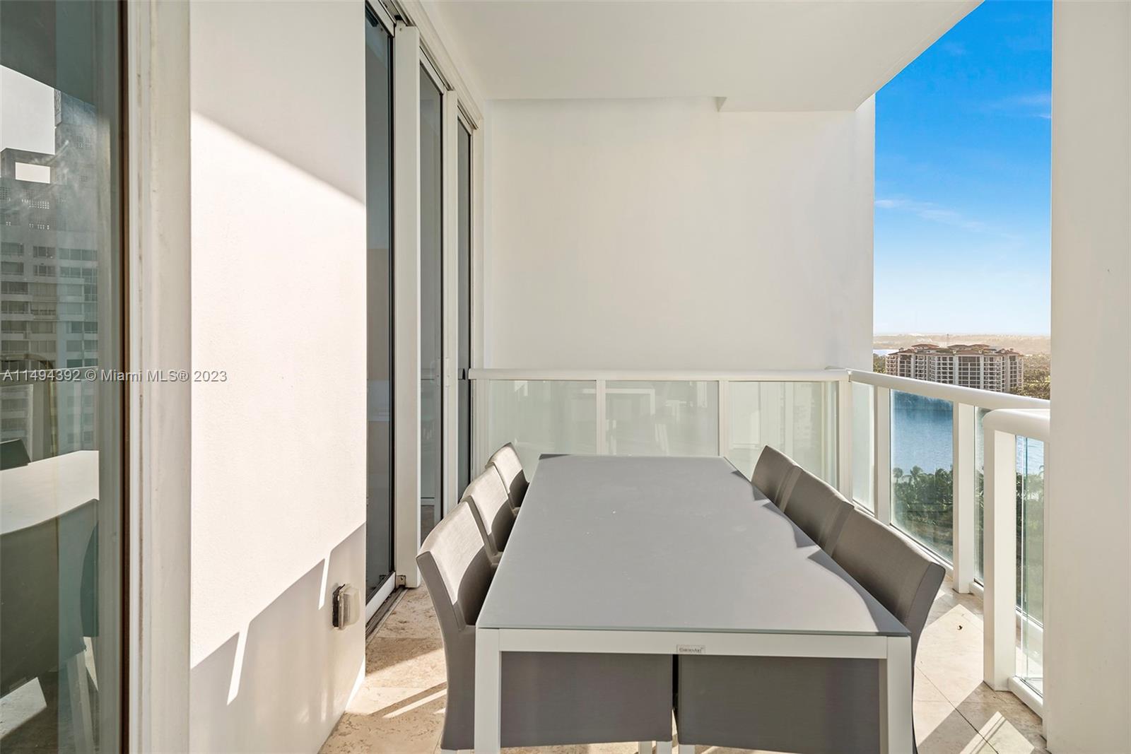 CONTINUUM ON SOUTH BEACH - Residential