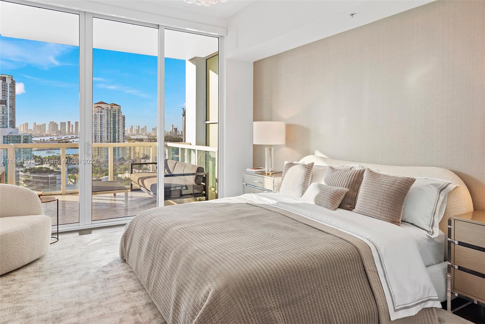 CONTINUUM ON SOUTH BEACH - Residential