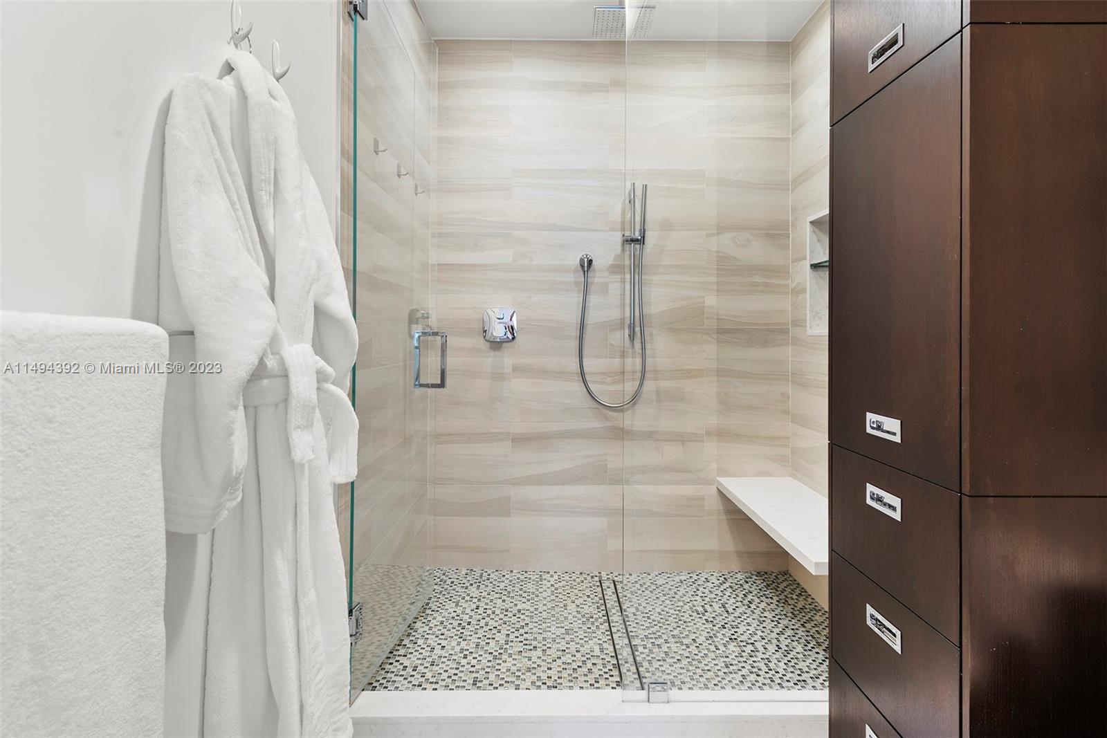 CONTINUUM ON SOUTH BEACH - Residential