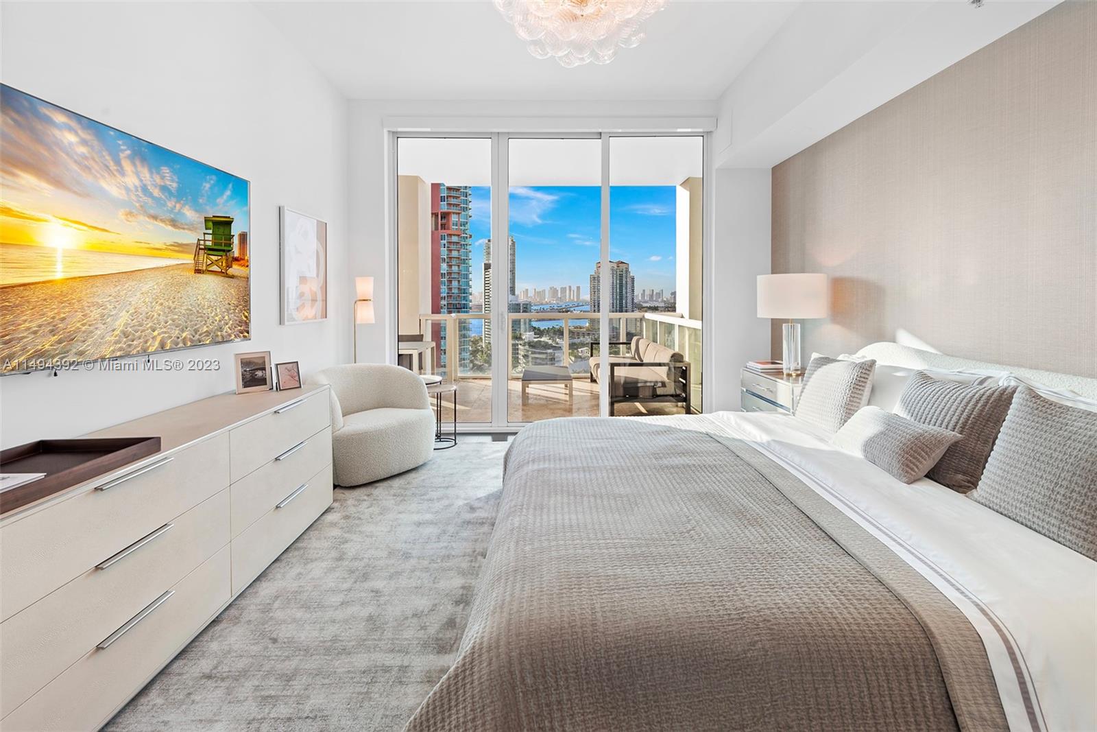 CONTINUUM ON SOUTH BEACH - Residential