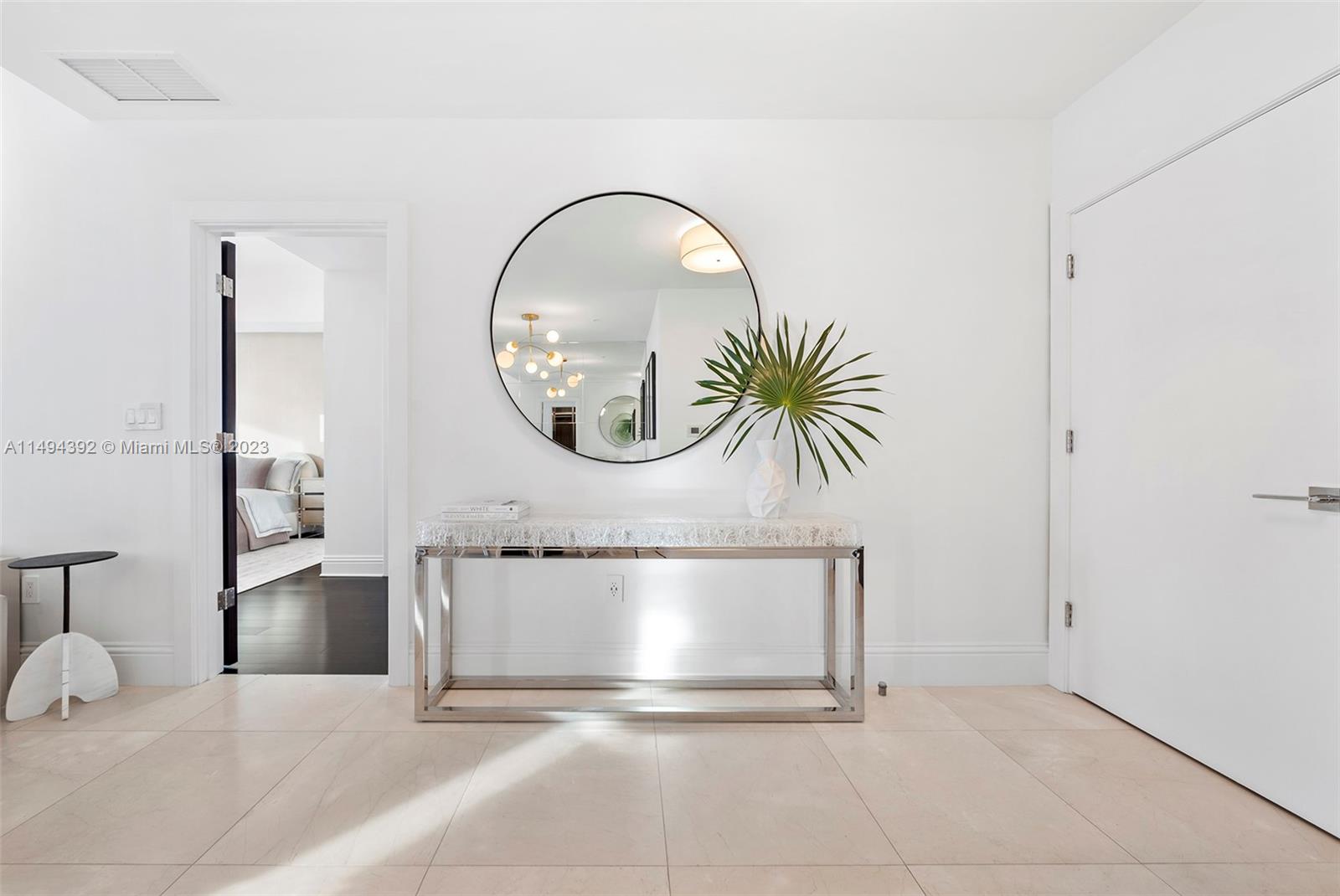 CONTINUUM ON SOUTH BEACH - Residential