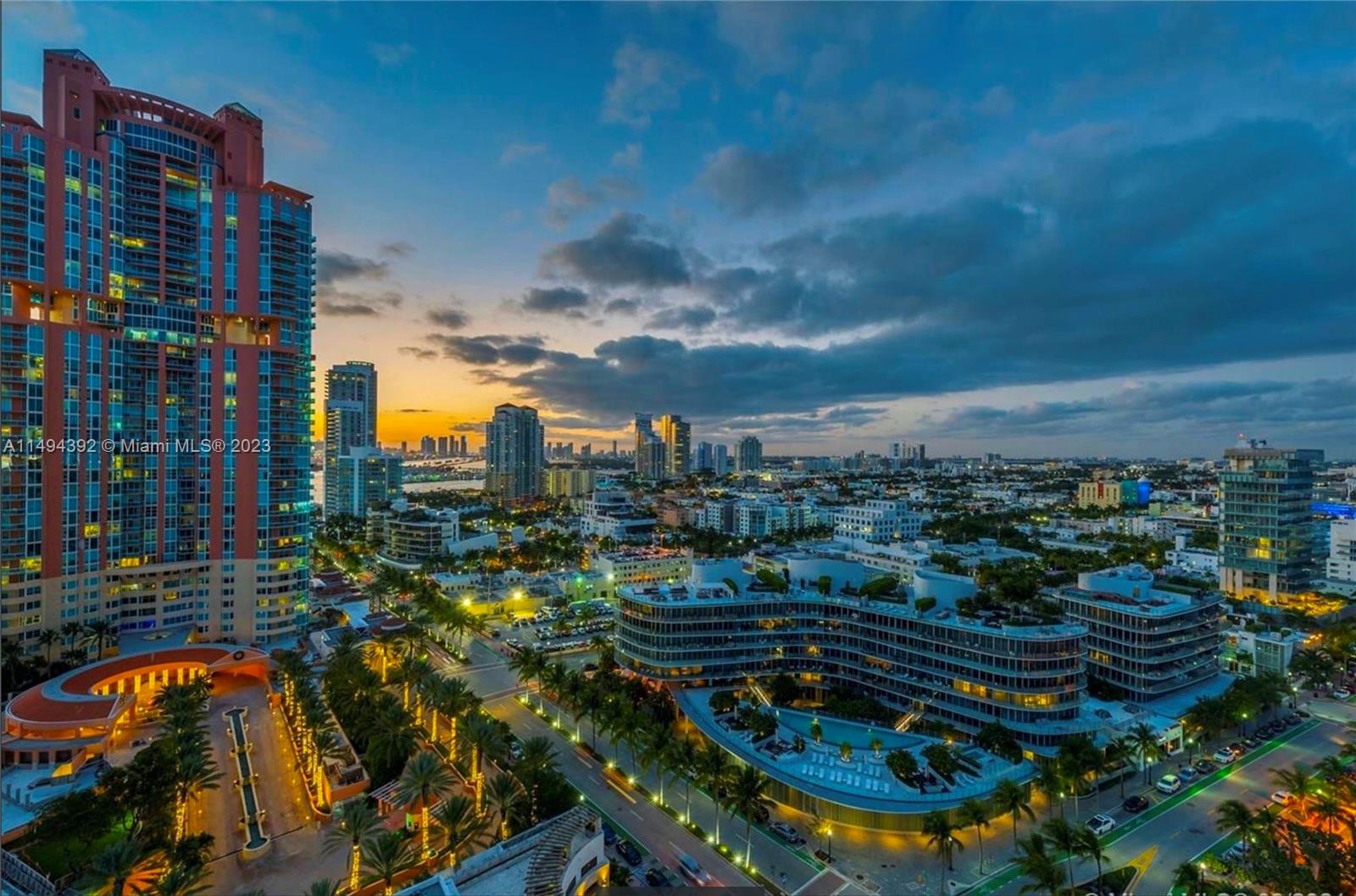 CONTINUUM ON SOUTH BEACH - Residential