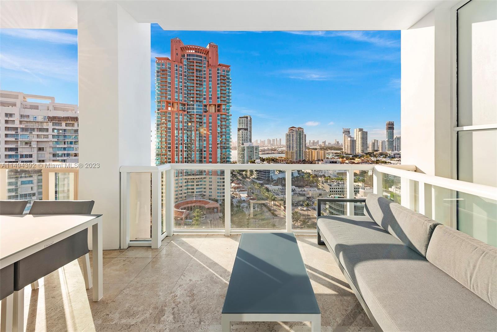 CONTINUUM ON SOUTH BEACH - Residential