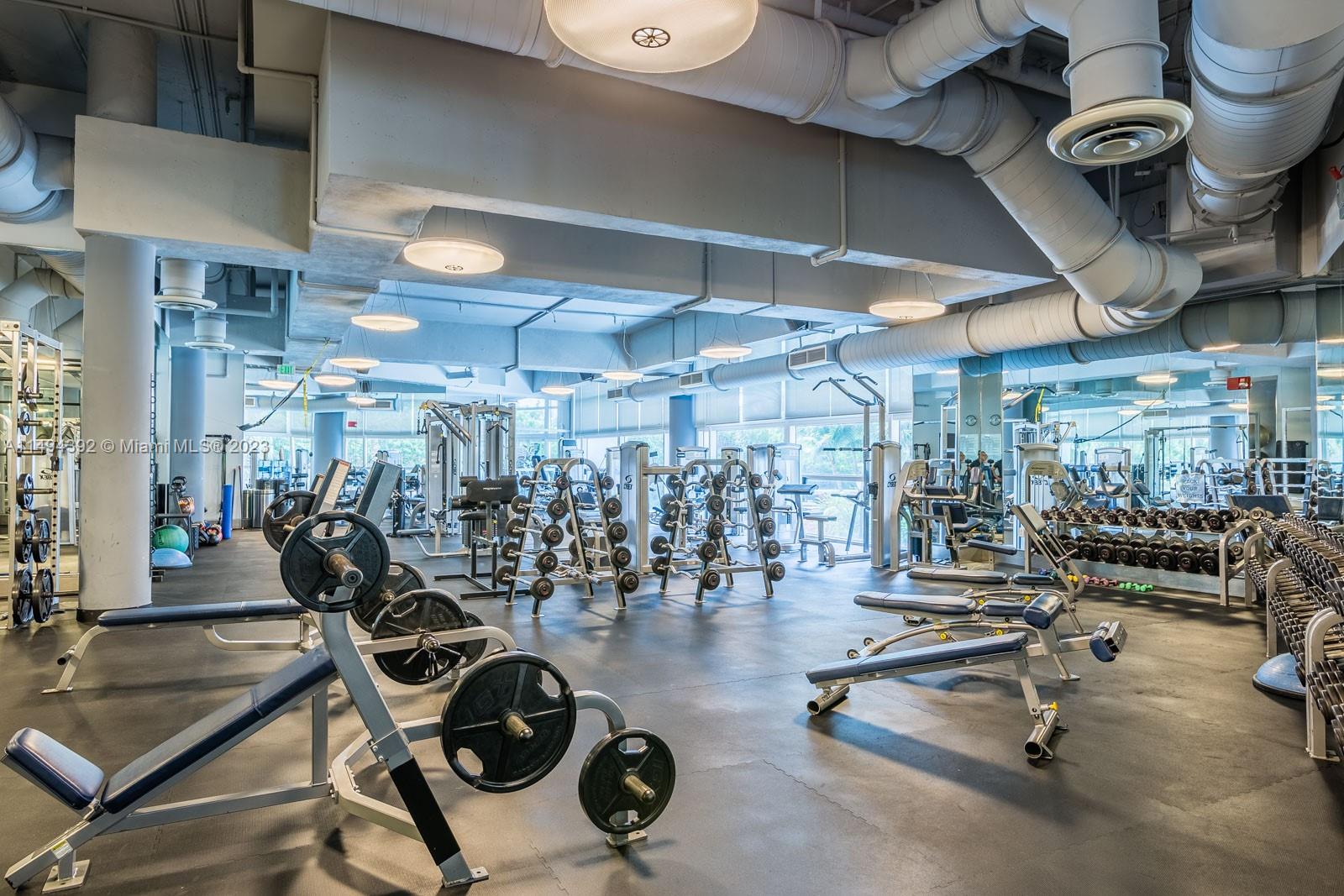 CONTINUUM ON SOUTH BEACH - Residential