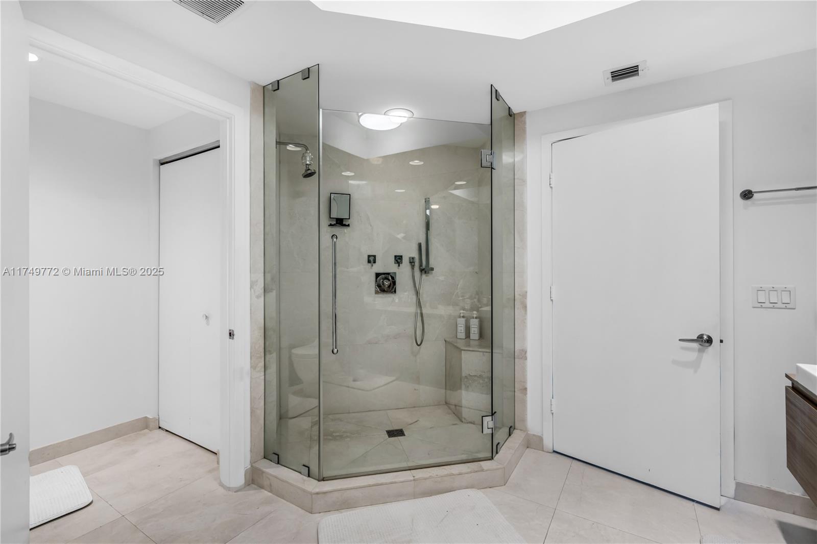 MARINA PALMS RESIDENCES S - Residential