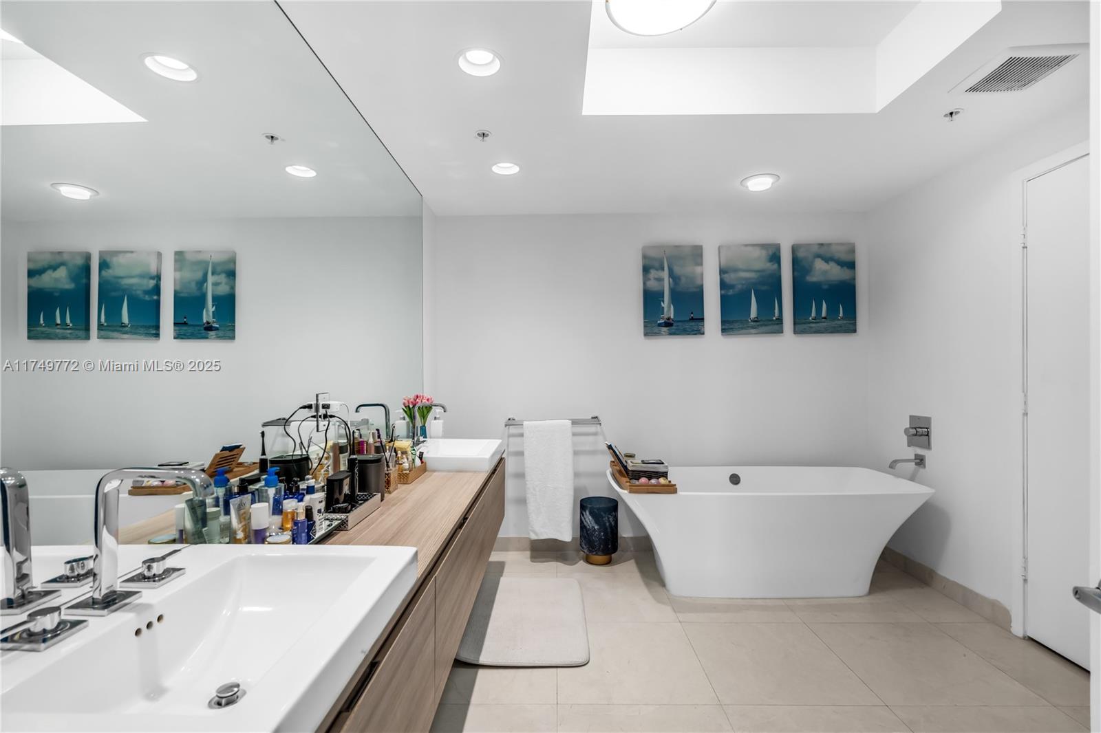 MARINA PALMS RESIDENCES S - Residential