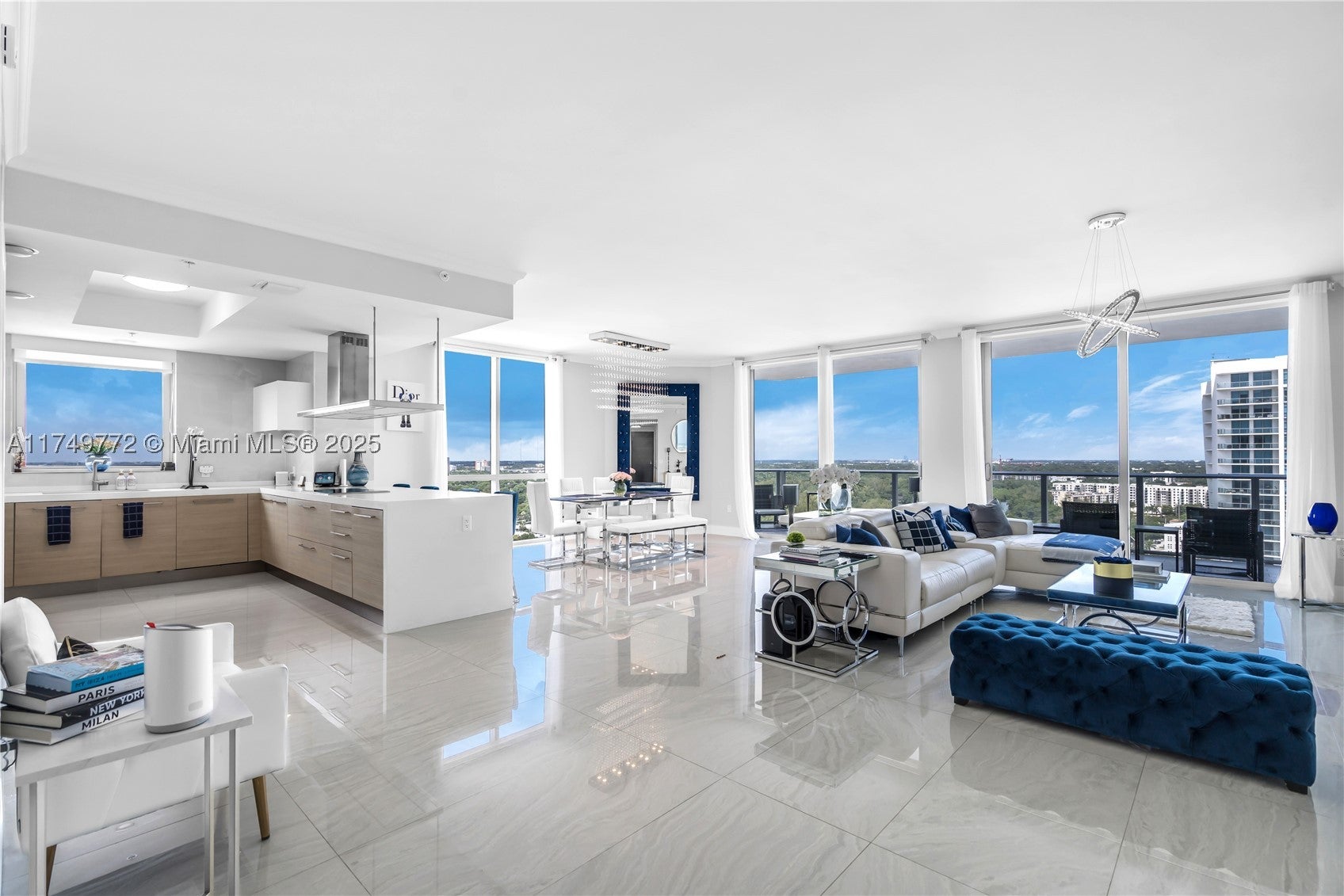 17111 Biscayne Blvd 2001