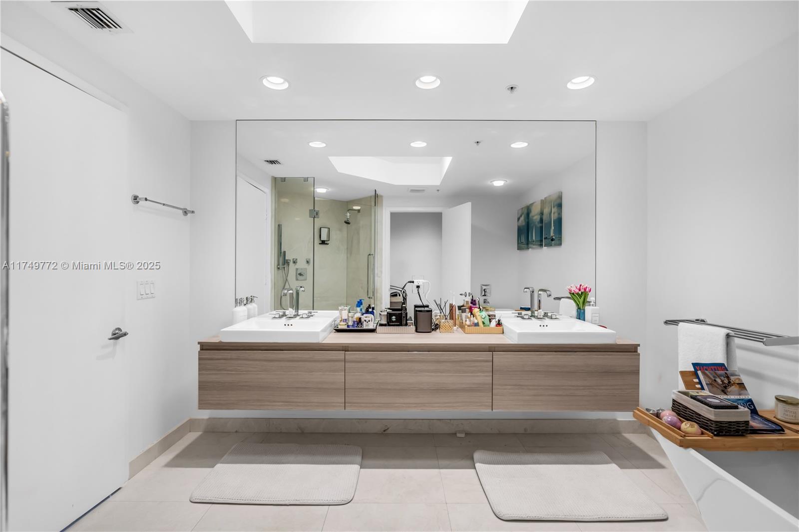 MARINA PALMS RESIDENCES S - Residential