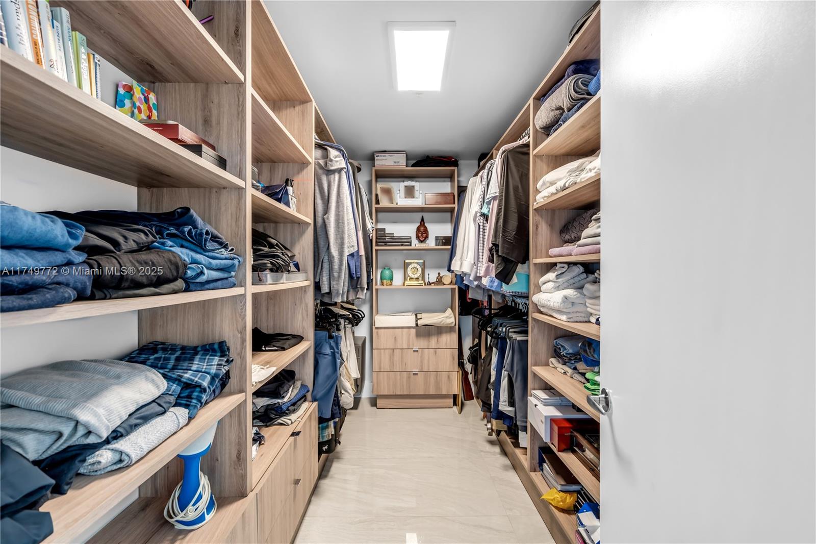 MARINA PALMS RESIDENCES S - Residential