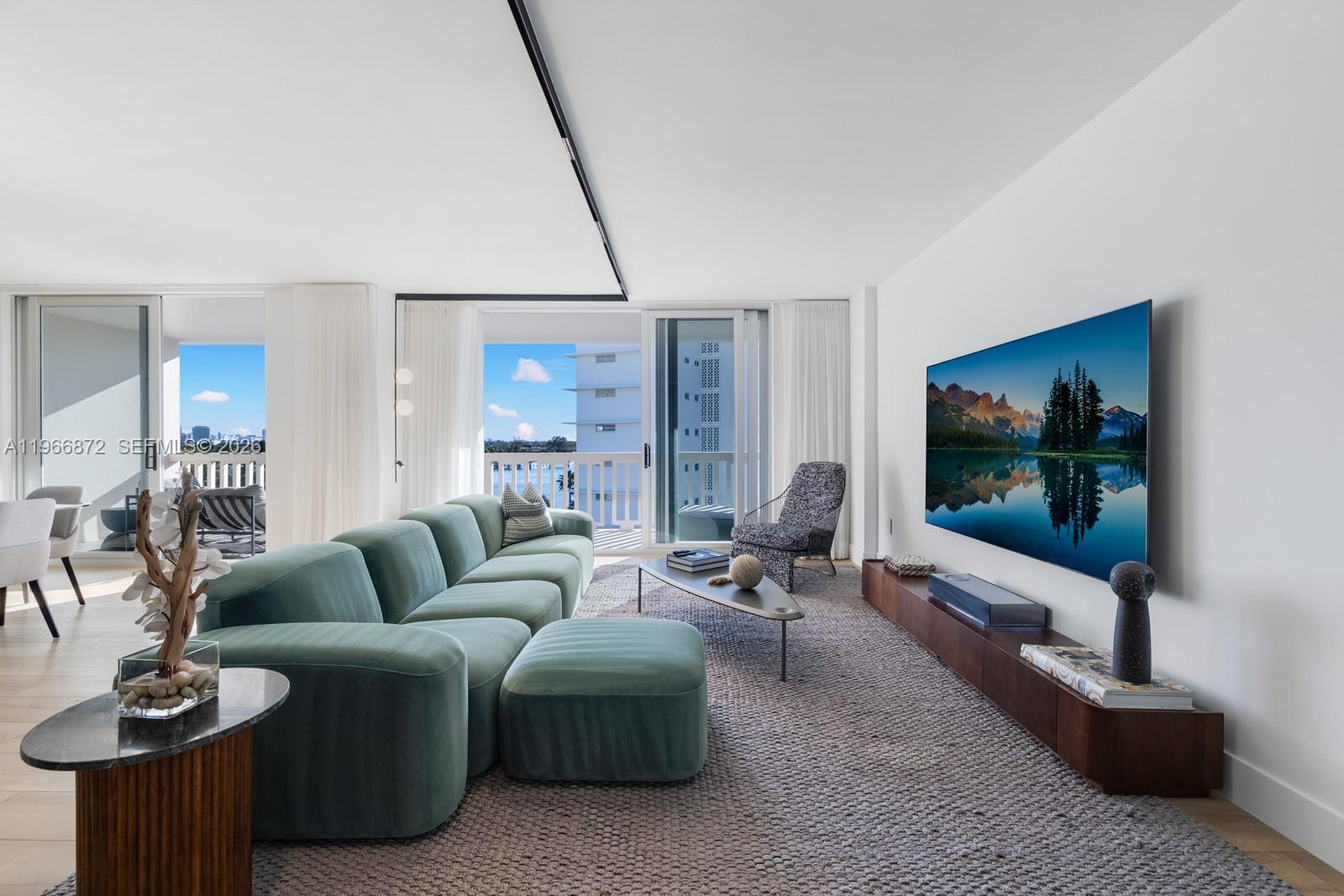 9111 E Bay Harbor Dr PH-D