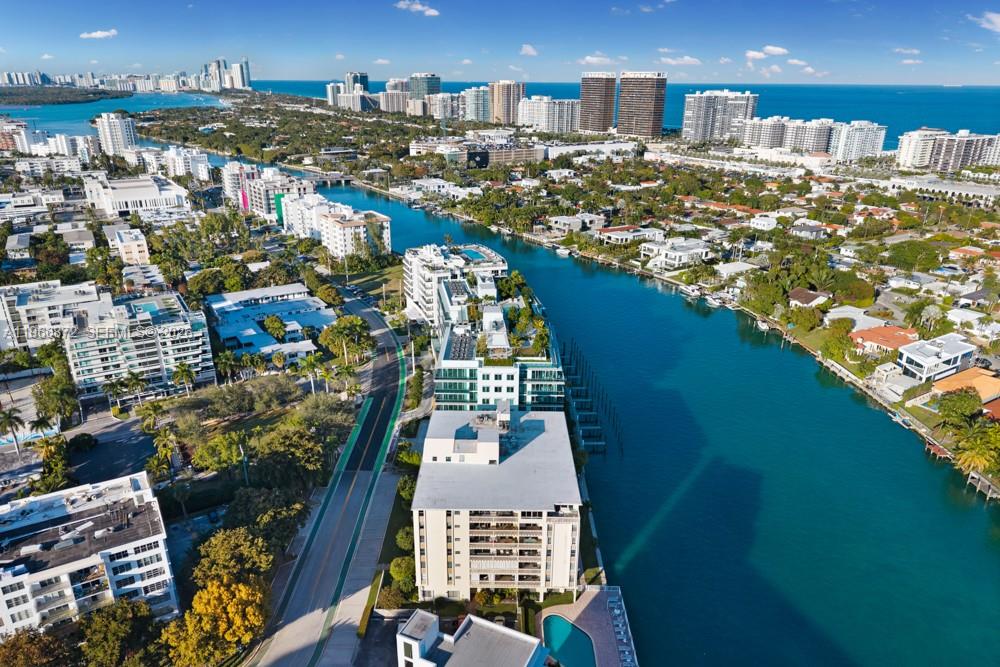 CARAVELLE CONDO - Residential