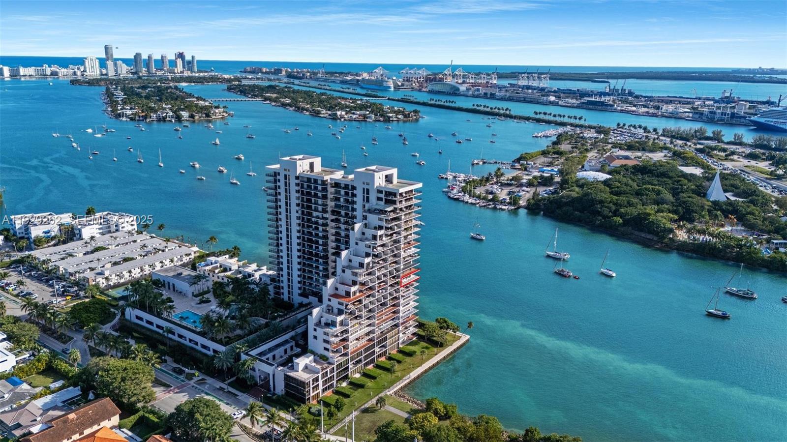 ONE THOUSAND VENETIAN WAY - Residential