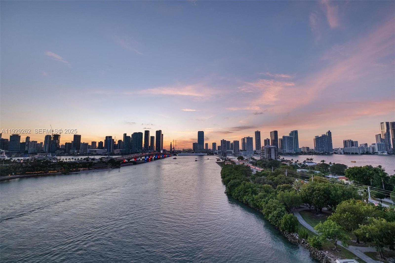 ONE THOUSAND VENETIAN WAY - Residential