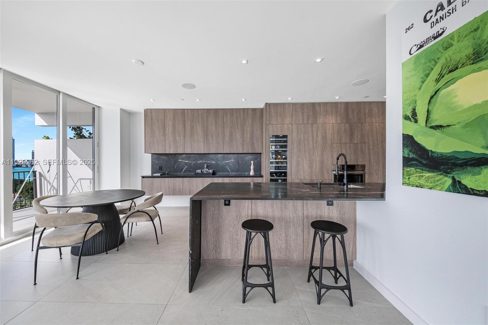 ONE THOUSAND VENETIAN WAY - Residential