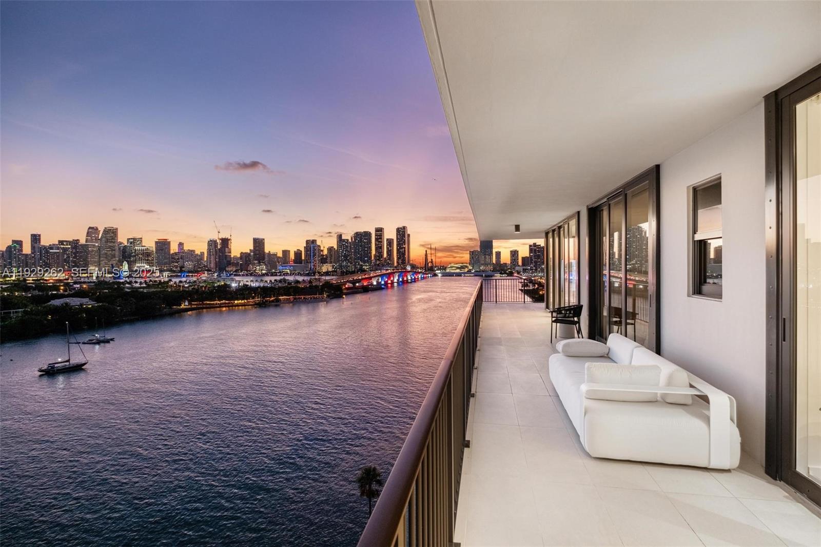 ONE THOUSAND VENETIAN WAY - Residential