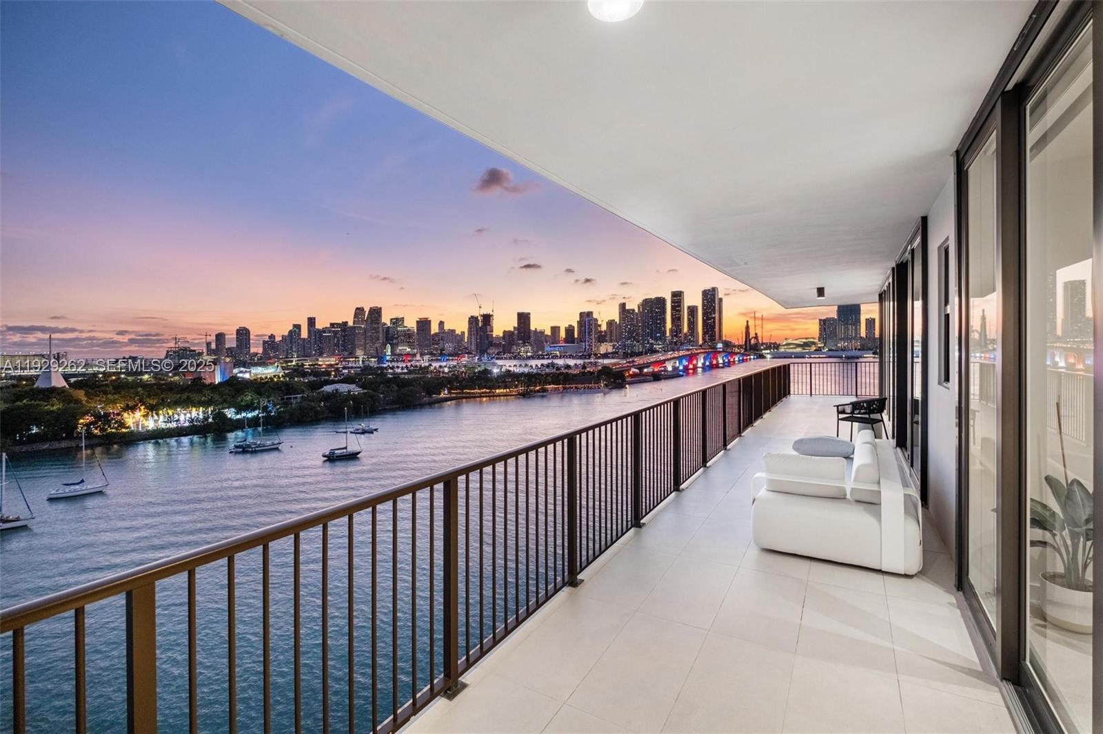 ONE THOUSAND VENETIAN WAY - Residential