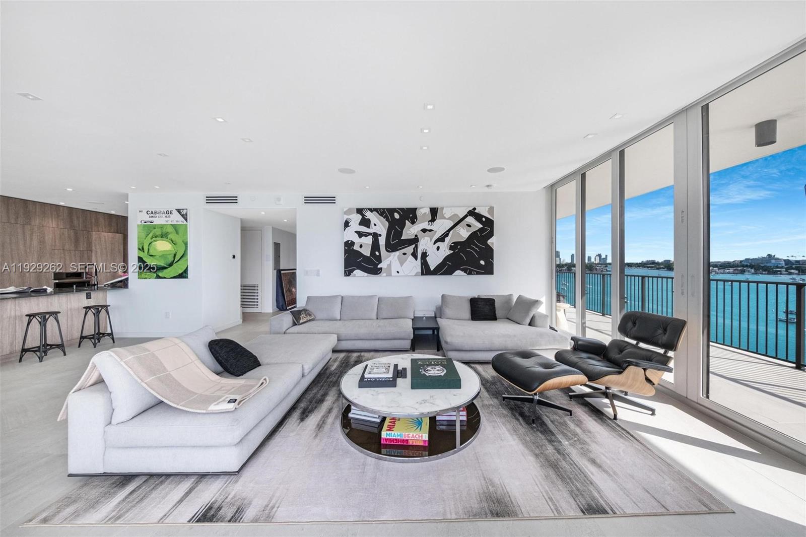 ONE THOUSAND VENETIAN WAY - Residential