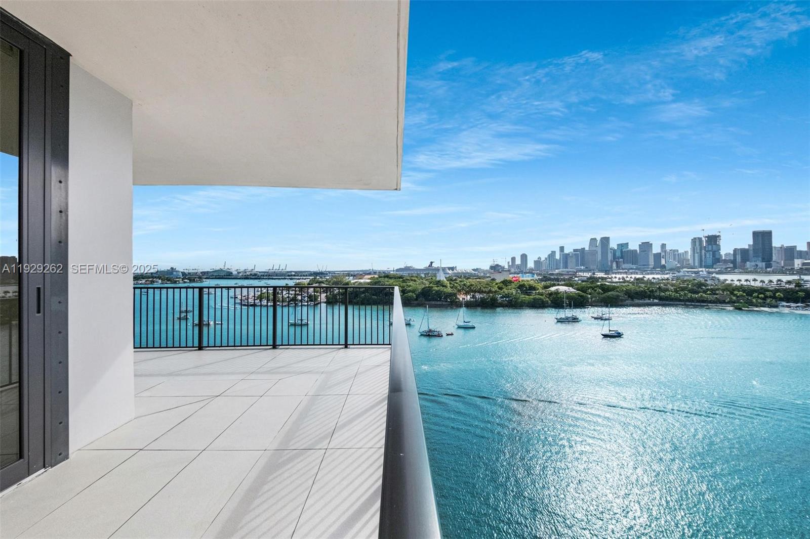 ONE THOUSAND VENETIAN WAY - Residential