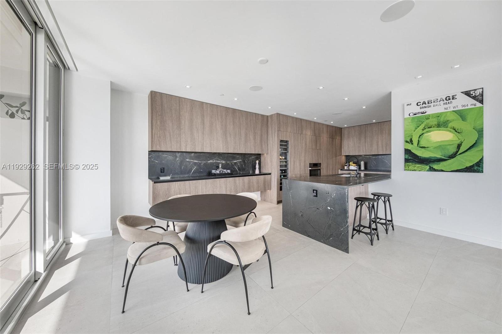 ONE THOUSAND VENETIAN WAY - Residential