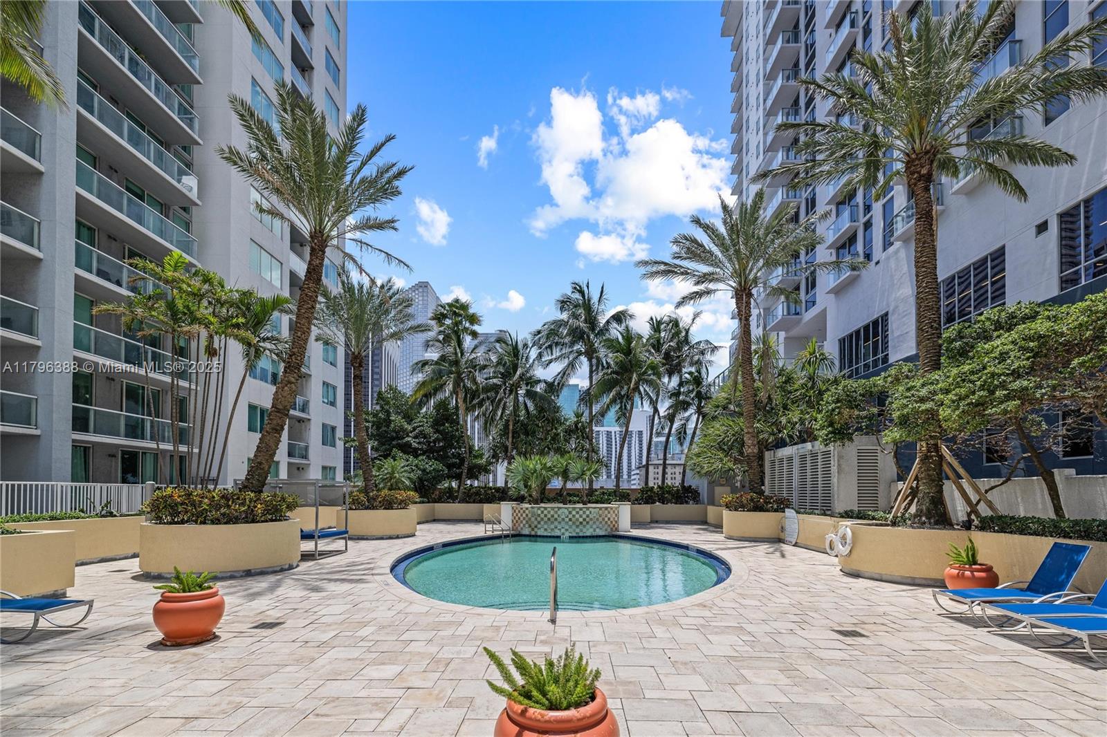VIZCAYNE NORTH CONDO - Residential