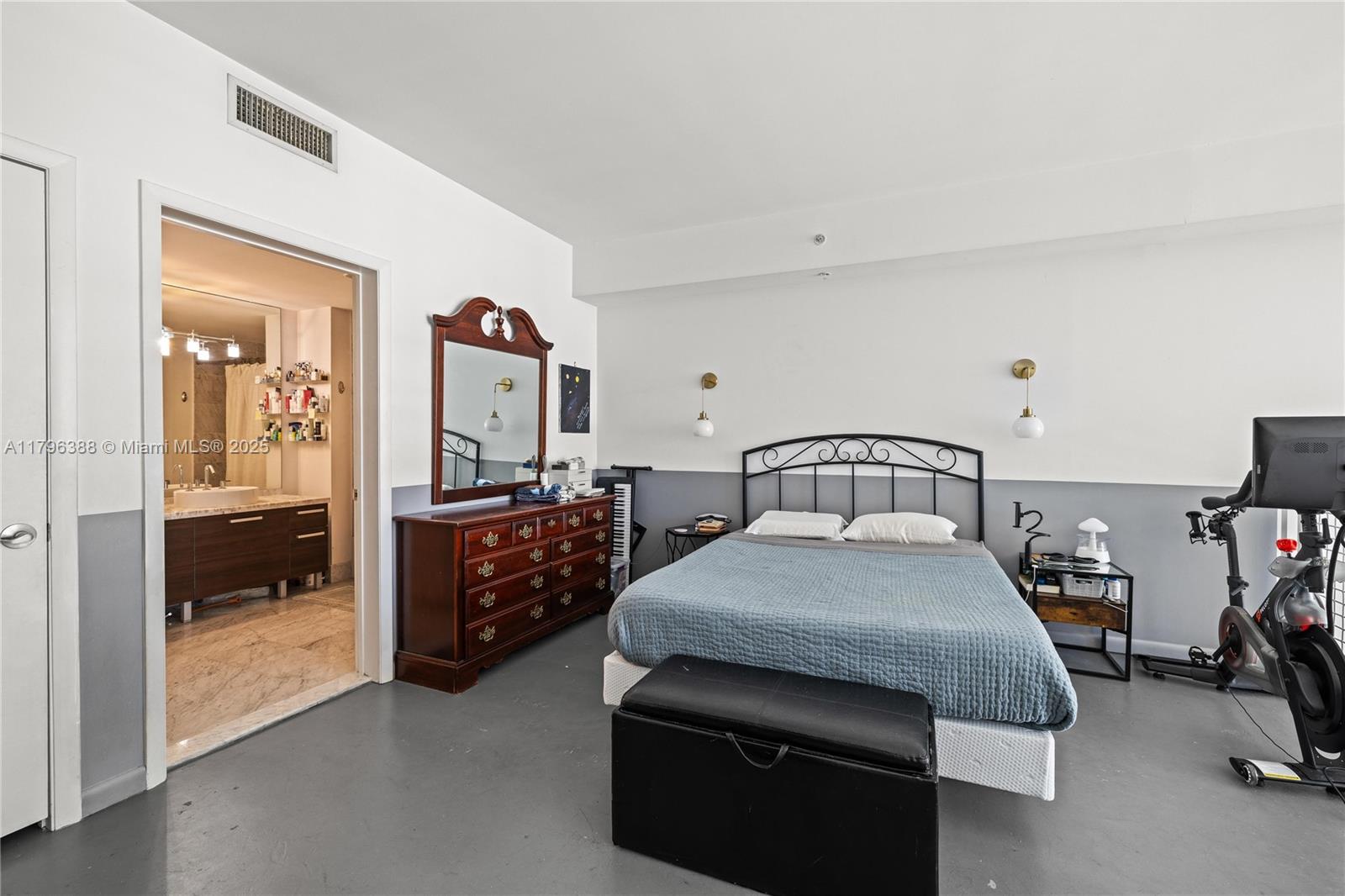 VIZCAYNE NORTH CONDO - Residential