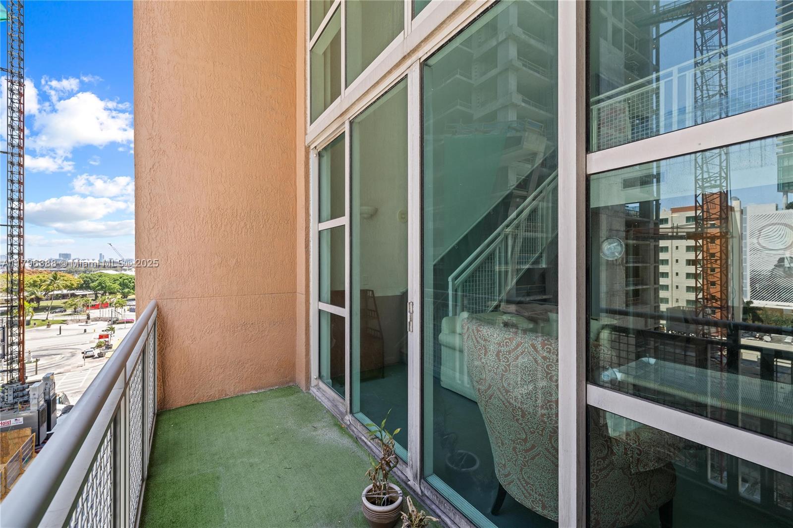 VIZCAYNE NORTH CONDO - Residential