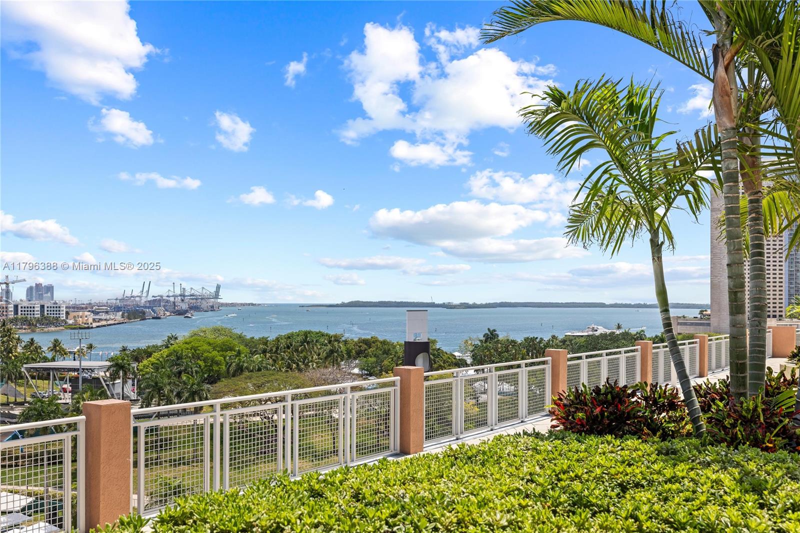 VIZCAYNE NORTH CONDO - Residential