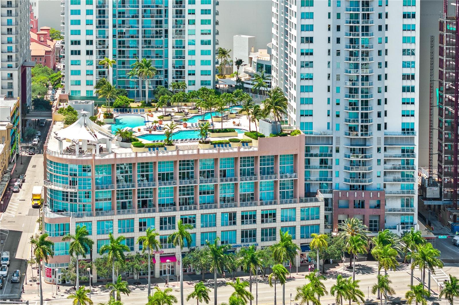 VIZCAYNE NORTH CONDO - Residential