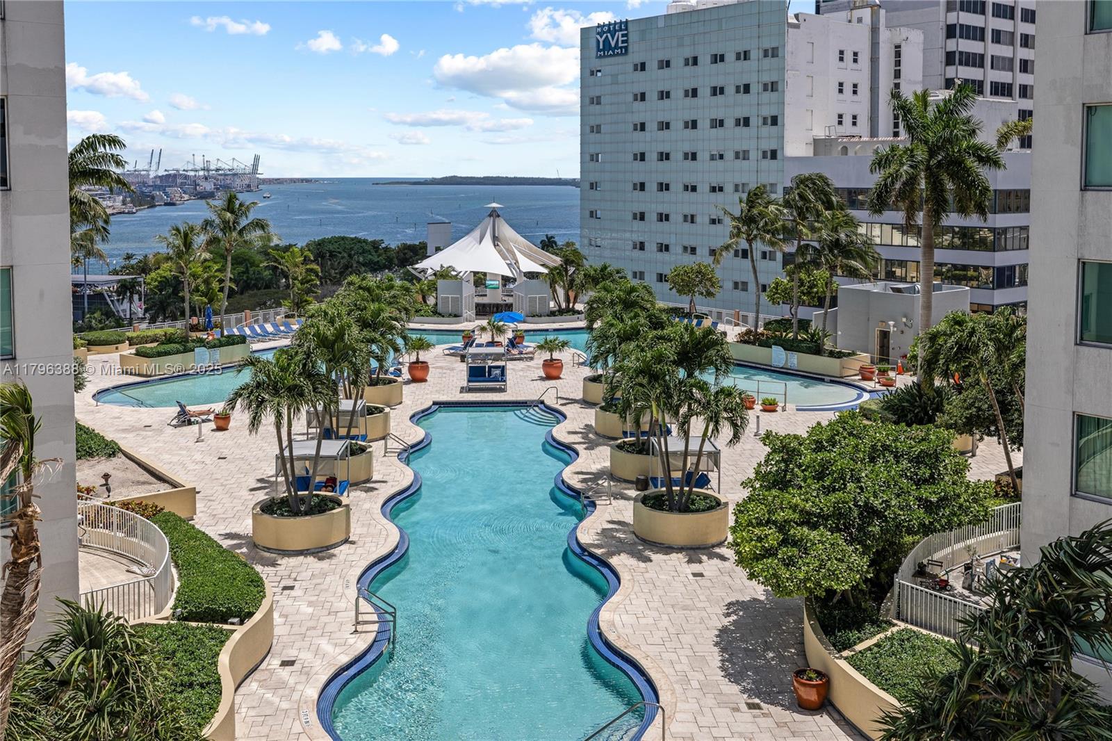 VIZCAYNE NORTH CONDO - Residential