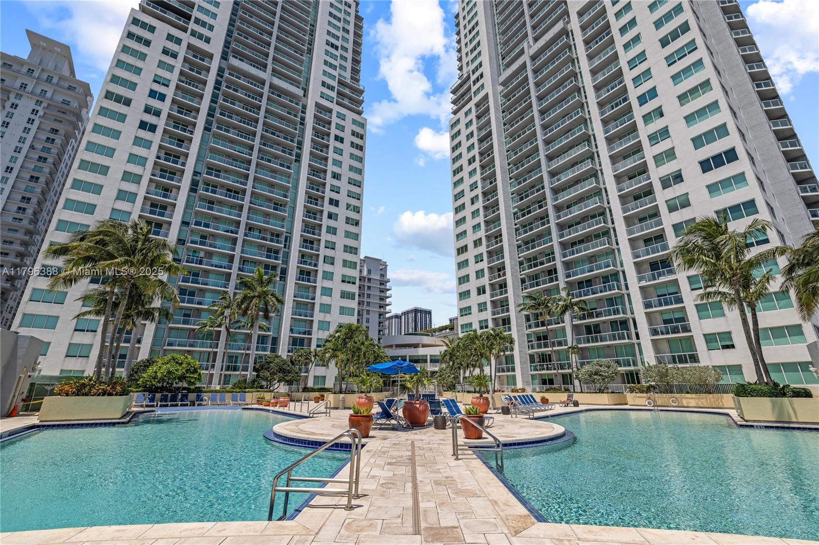 244 Biscayne Blvd 645