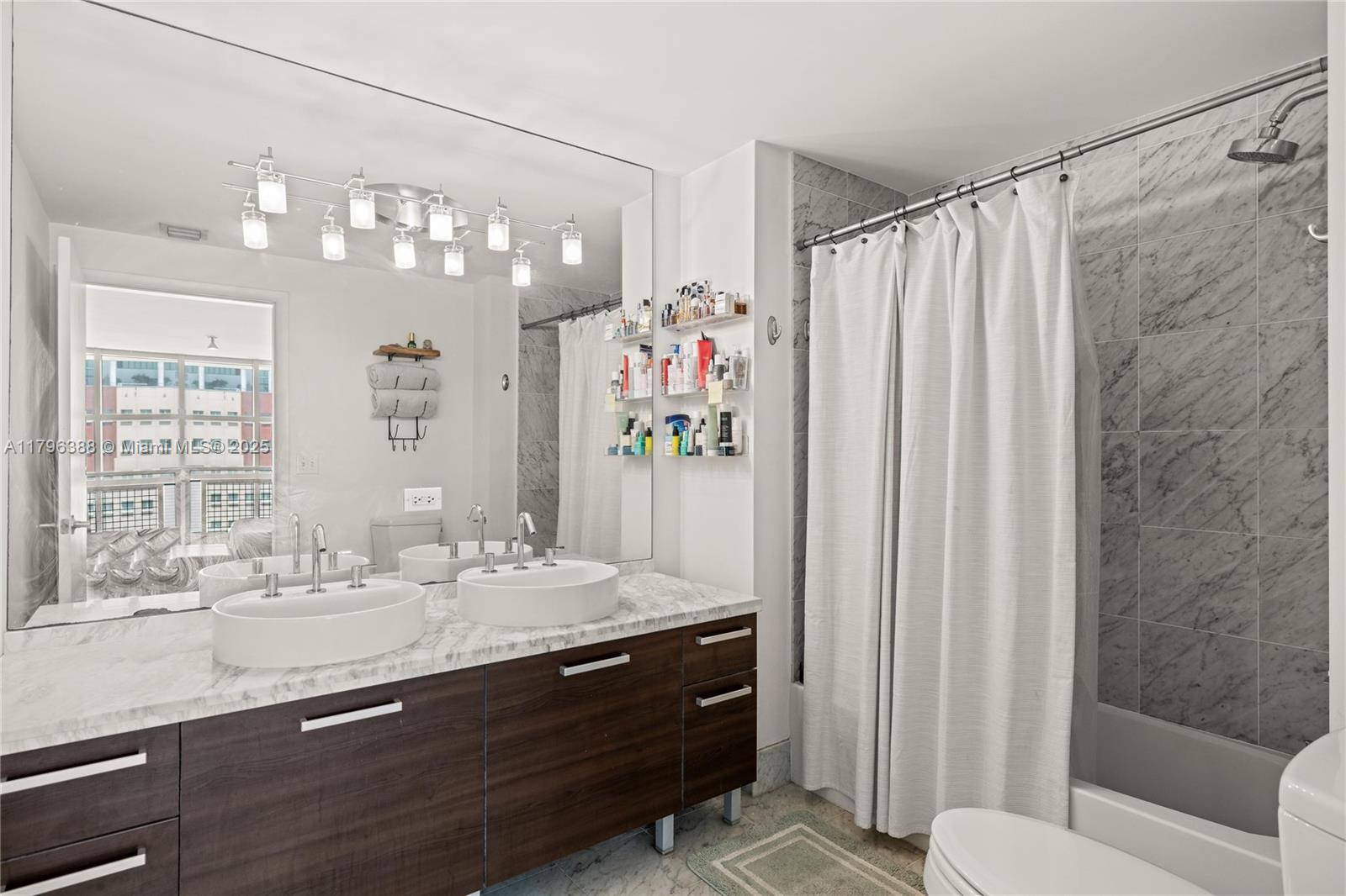 VIZCAYNE NORTH CONDO - Residential