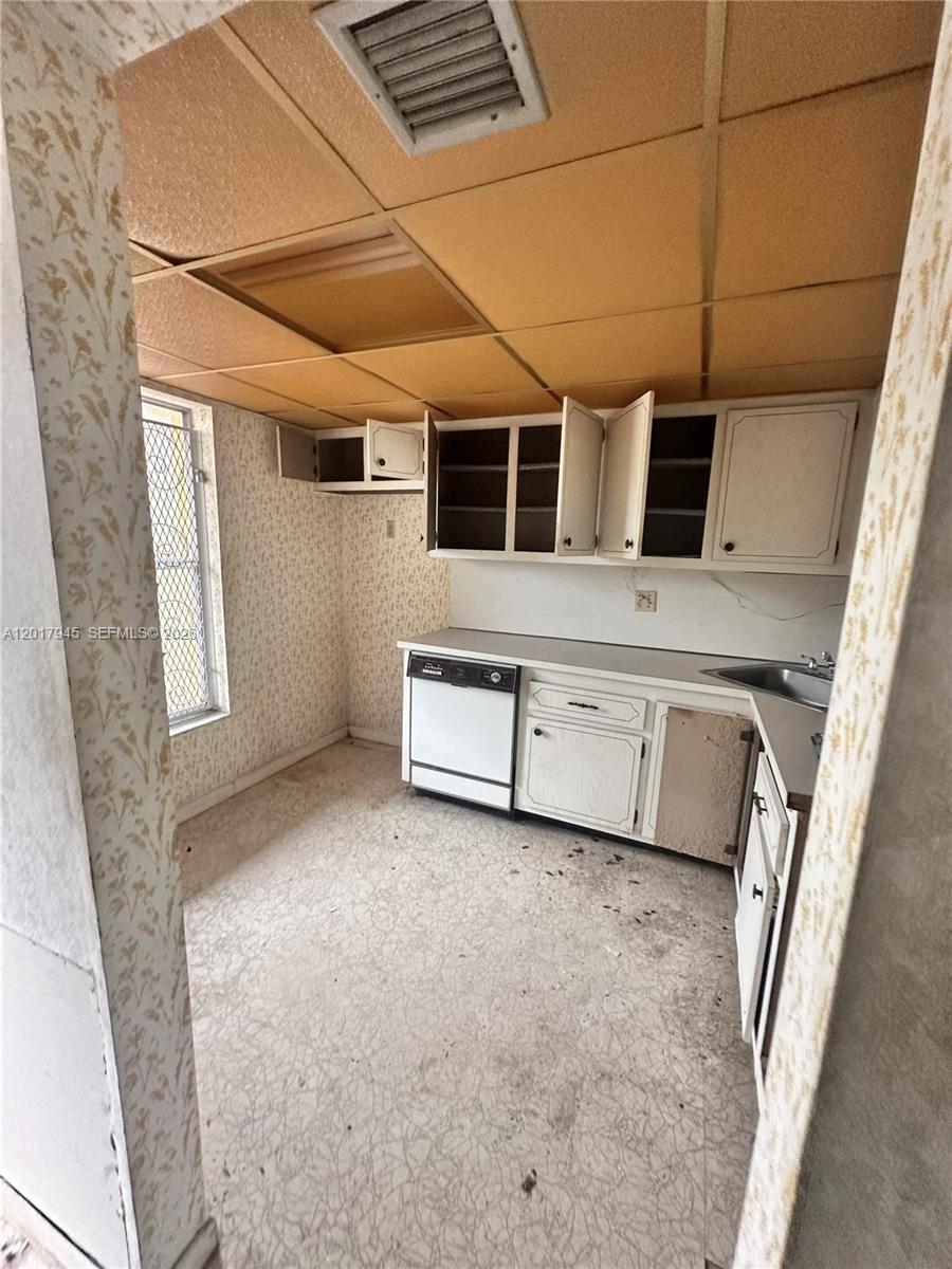 BERMUDA CLUB FIVE CONDO - Residential
