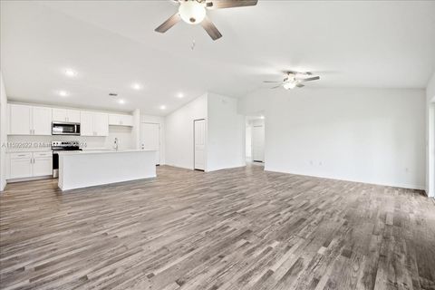 Single Family Residence in Cape Coral FL 3223 14TH AVE Ave 6.jpg