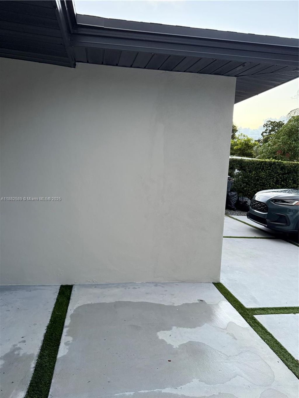 Photo of 7508 Garfield St, Hollywood, FL 33024 (MLS # A11882589)