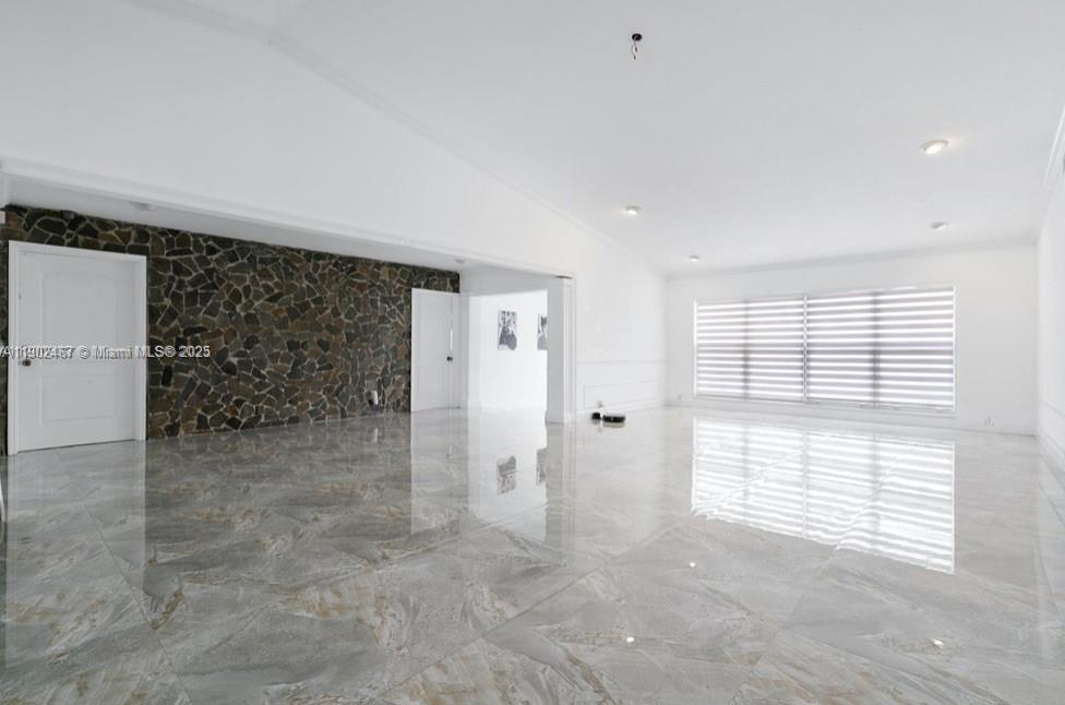 J G HEADS FARMS - Residential