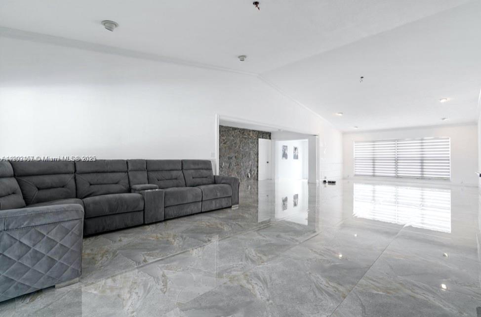 J G HEADS FARMS - Residential
